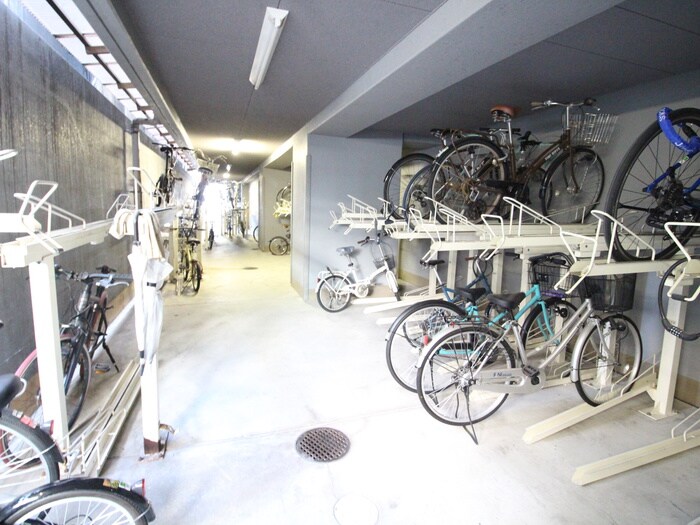 物件外観写真6　(駐輪場)