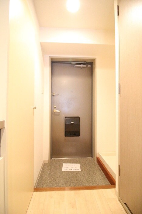 物件内観写真16　(玄関)