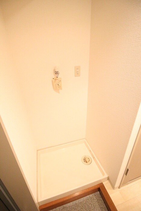 物件内観写真17　(洗濯機置場)