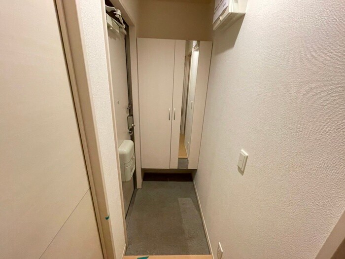 物件内観写真11　(玄関)