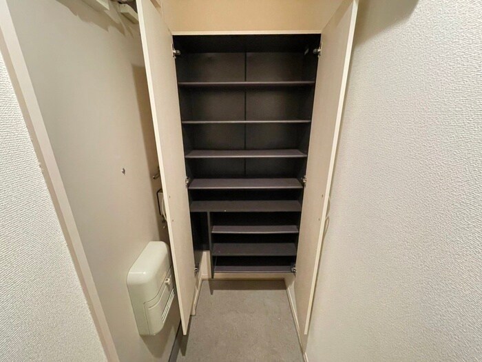 物件内観写真12　(靴箱)