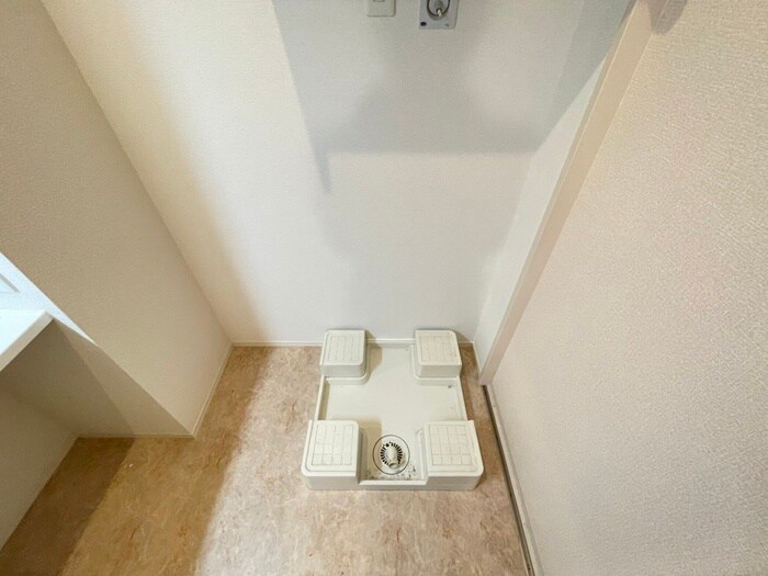 物件内観写真15　(洗濯機置場)