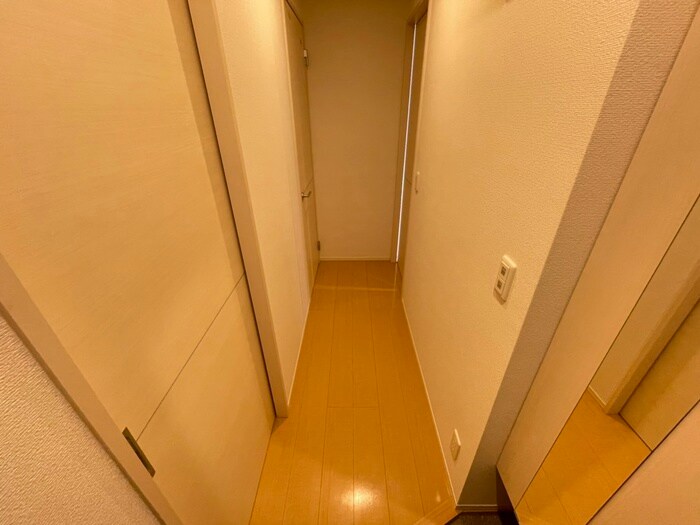 物件内観写真16　(廊下)