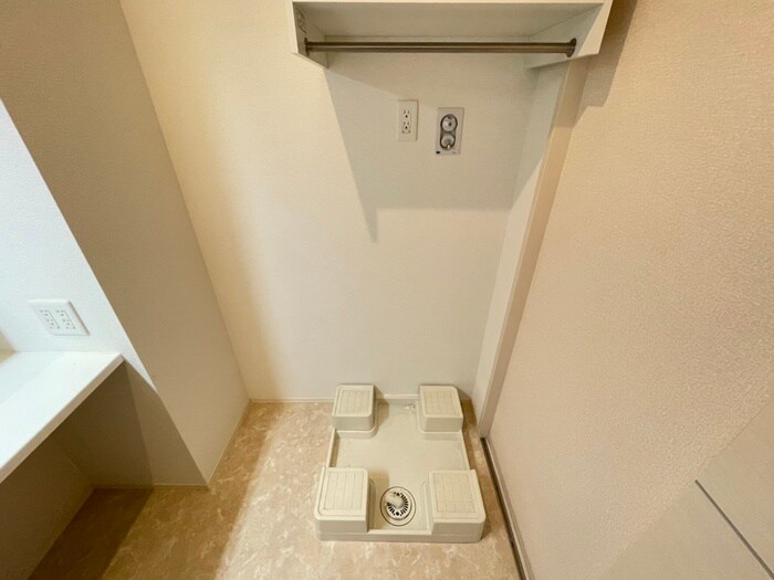 物件内観写真17　(洗濯機置場)