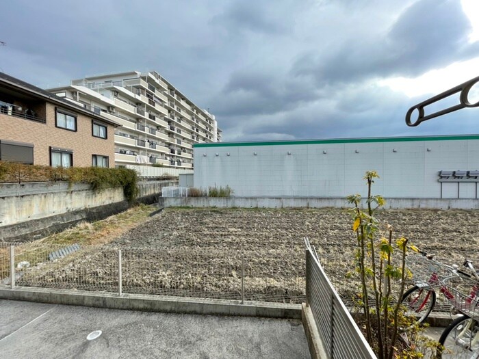 物件内観写真21　(室内からの展望)