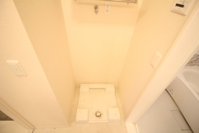 物件内観写真12　(洗濯機置場)