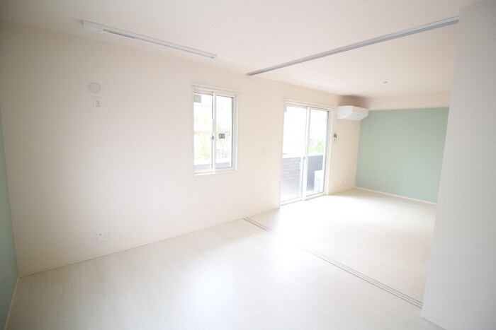 物件内観写真15　(居室)