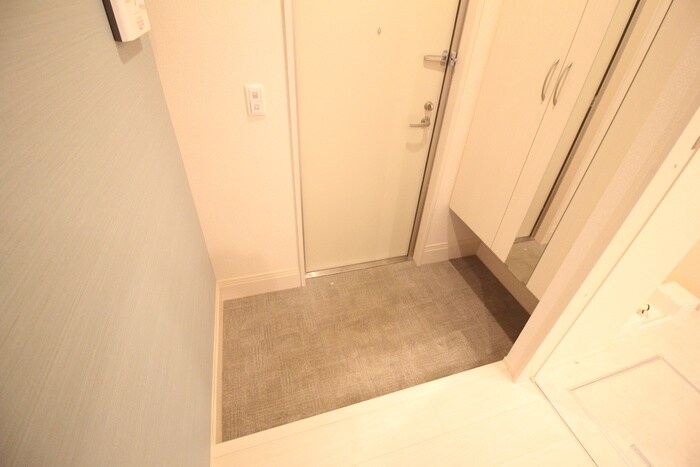 物件内観写真17　(玄関)