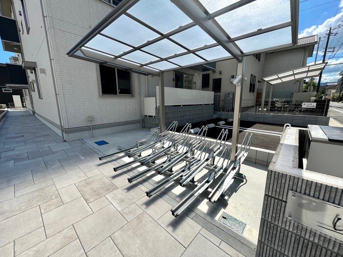 物件外観写真5　(駐輪場)