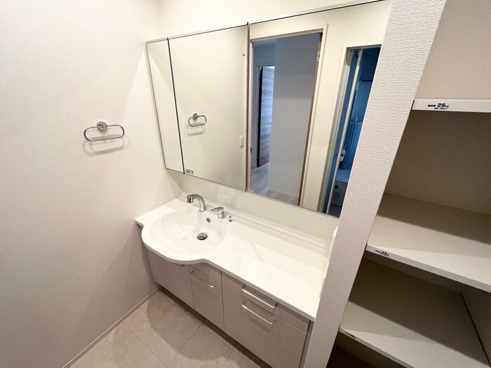 物件内観写真11　(洗面)