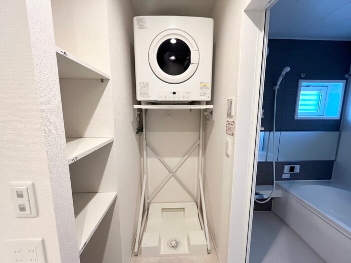 物件内観写真12　(洗濯機置場)