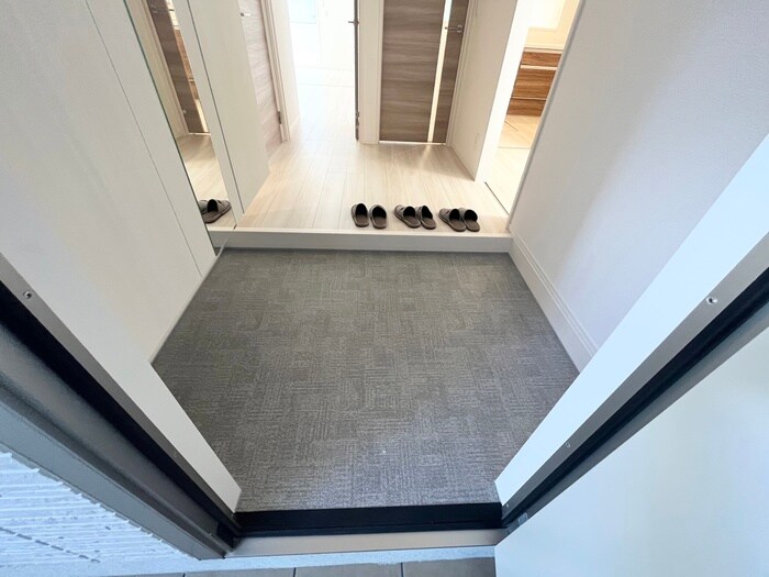 物件内観写真17　(玄関)