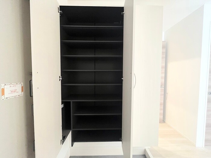 物件内観写真18　(靴箱)
