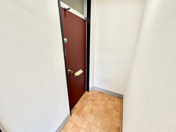 物件内観写真18　(玄関)