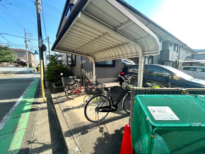 ハイカム－ル松井の駐輪場