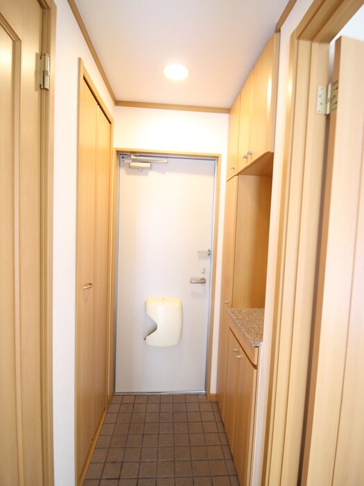 物件内観写真13　(玄関)