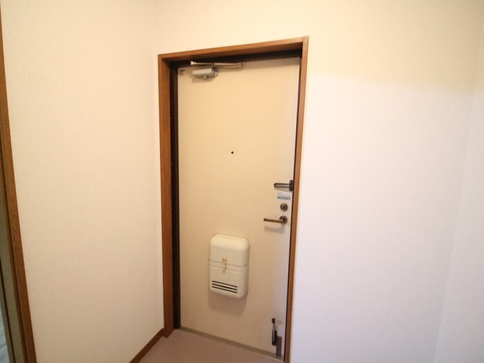 物件内観写真17　(玄関)