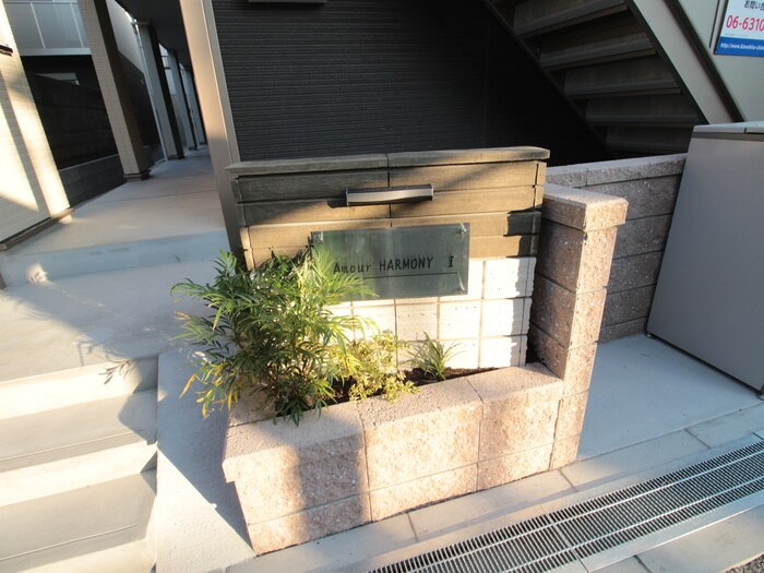 物件外観写真4　(エントランス部分)