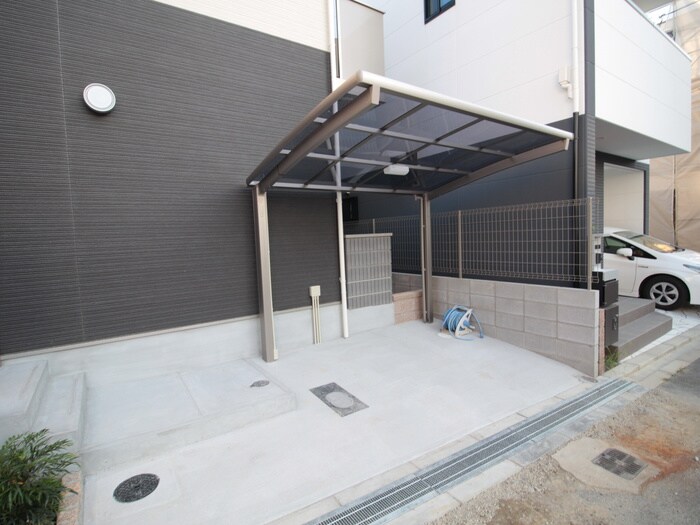 物件外観写真5　(駐輪場)