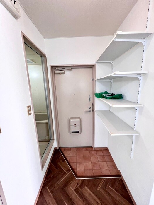 物件内観写真16　(玄関)