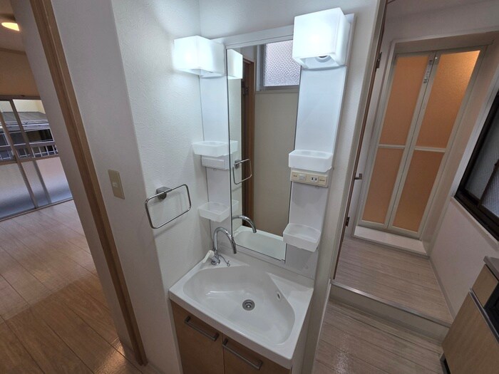 物件内観写真9　(洗面)