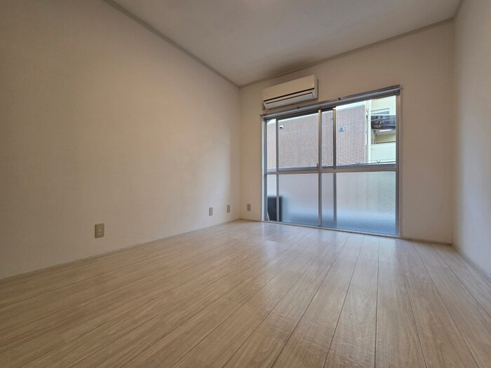 物件内観写真15　(居室)