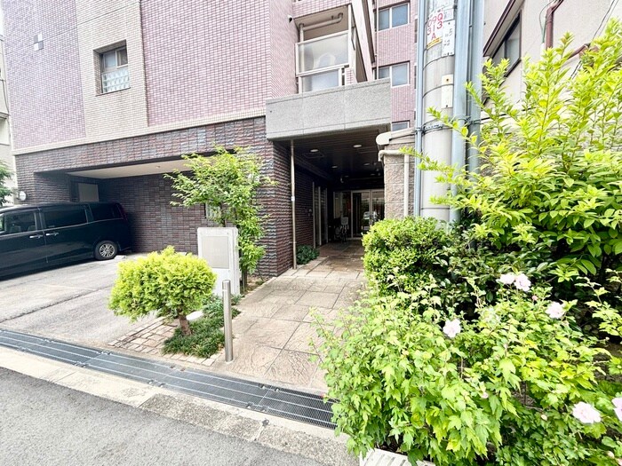 物件外観写真2　(エントランス部分)