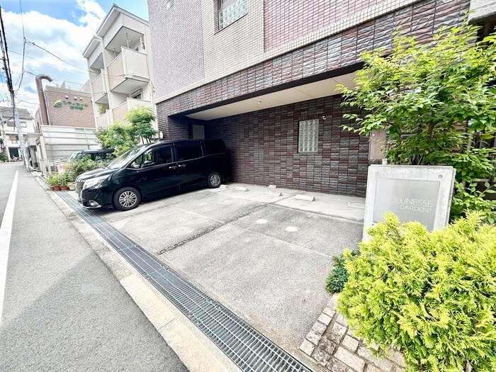 物件外観写真4　(駐車場)