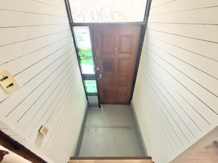 物件内観写真15　(玄関)