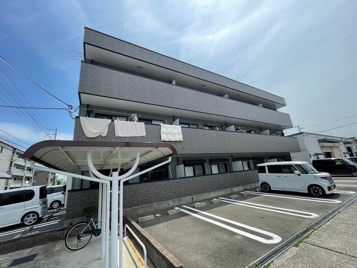 物件外観写真5　(駐車場)