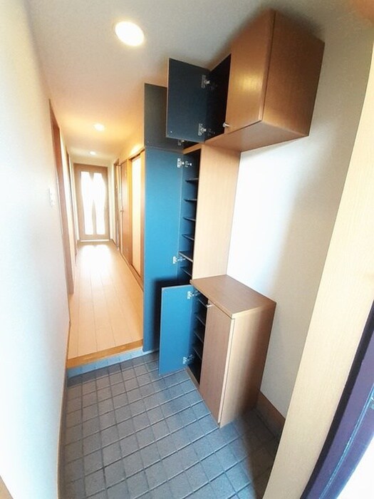 物件内観写真11　(玄関)