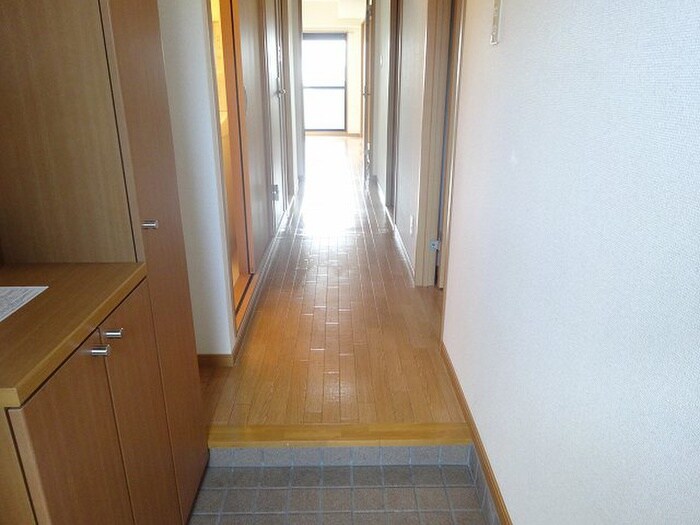 物件内観写真13　(廊下)