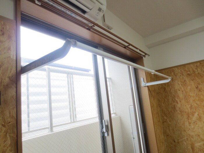 物件内観写真12　(室内からの展望)