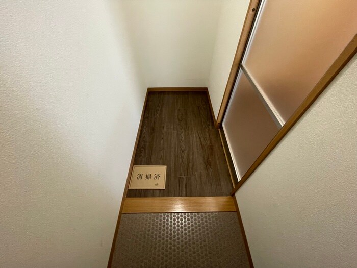物件内観写真19　(玄関)