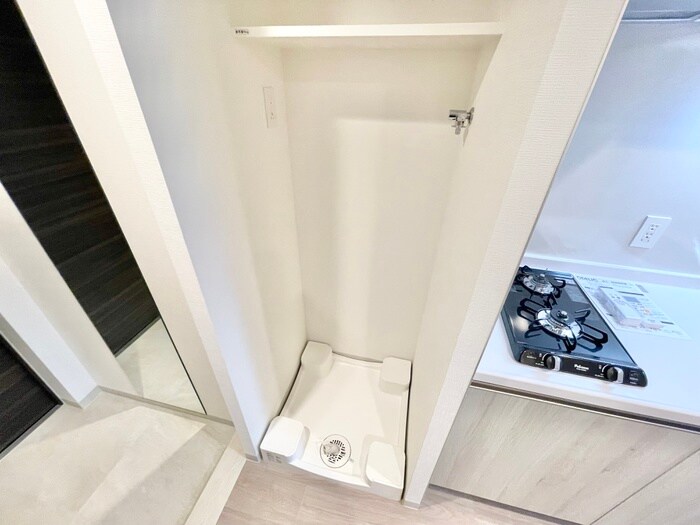 物件内観写真12　(洗濯機置場)