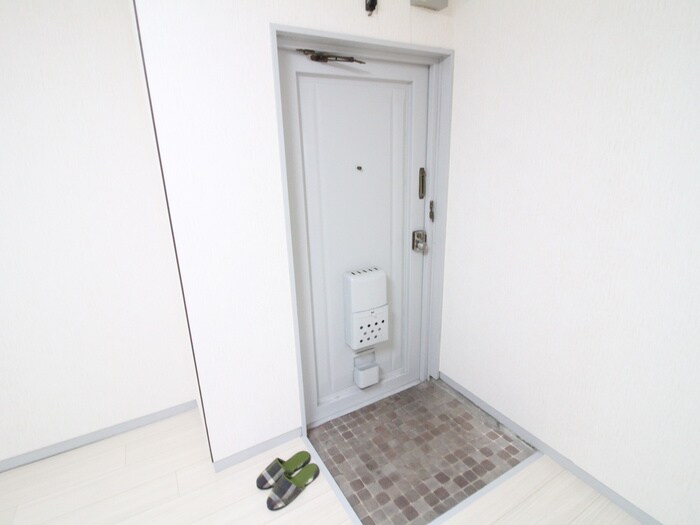 物件内観写真10　(玄関)