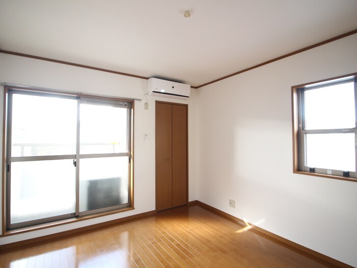 ネオメゾン山九の居室