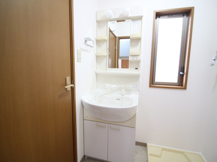 ネオメゾン山九の洗面