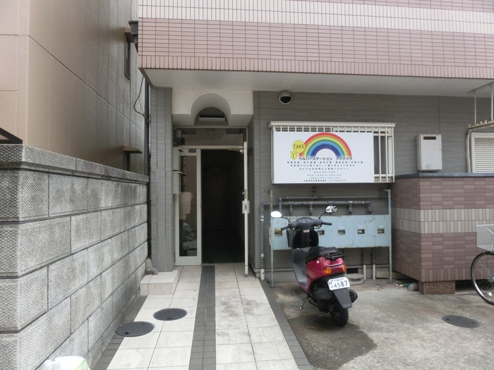 物件外観写真5　(エントランス部分)