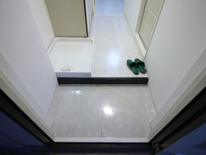 物件内観写真13　(玄関)