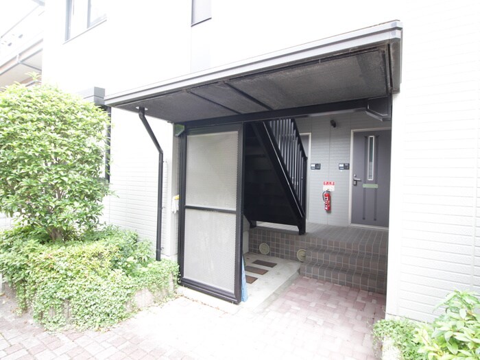 物件外観写真4　(エントランス部分)