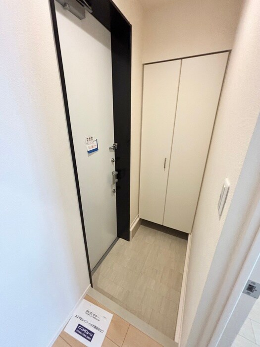 物件内観写真7　(玄関)