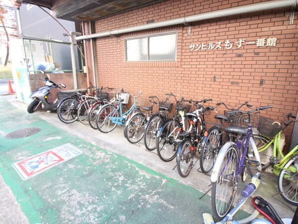 バイク置き場