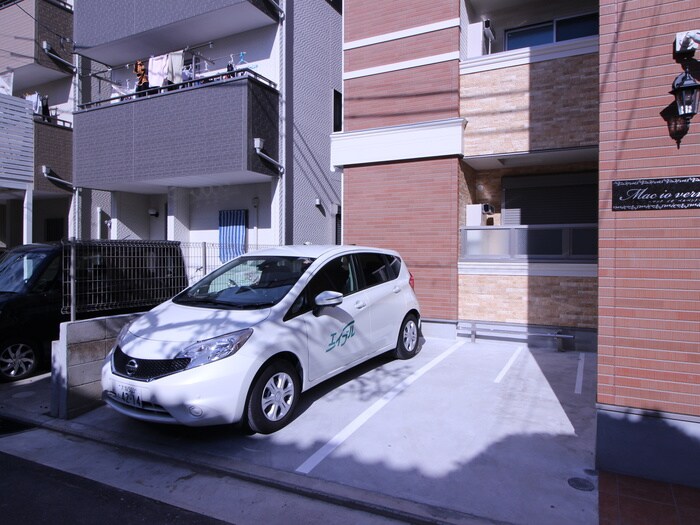 物件外観写真2　(駐車場)