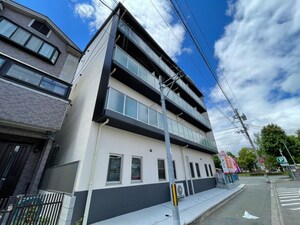 PreviousField烏丸紫明外観写真