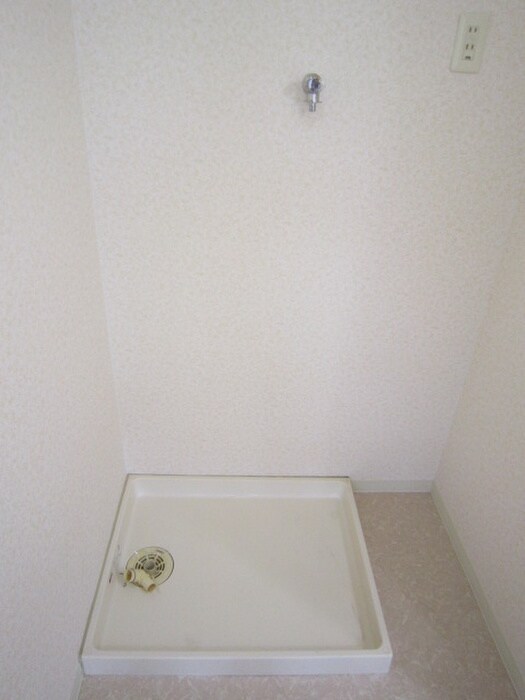 物件内観写真18　(洗濯機置場)