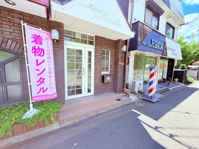 物件外観写真3　(エントランス部分)