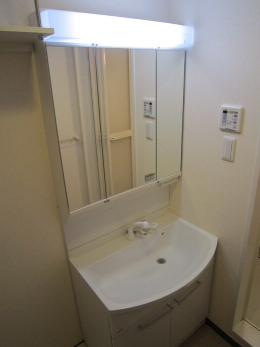 物件内観写真11　(洗面)