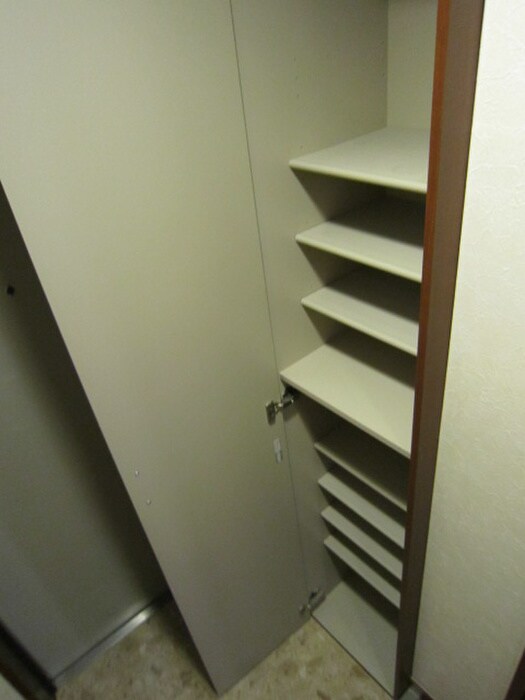 物件内観写真15　(靴箱)