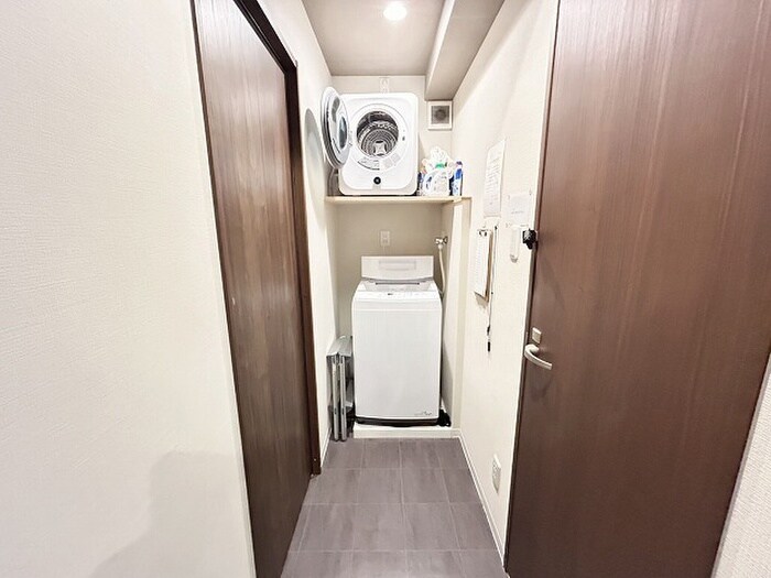 物件外観写真6　(エントランス部分)